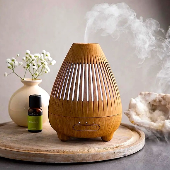 Aria Other - 🚨PRICE DROP🚨 ⭐️HOST PICK⭐️ ARIA Diffuser & Essential Oils 🌻